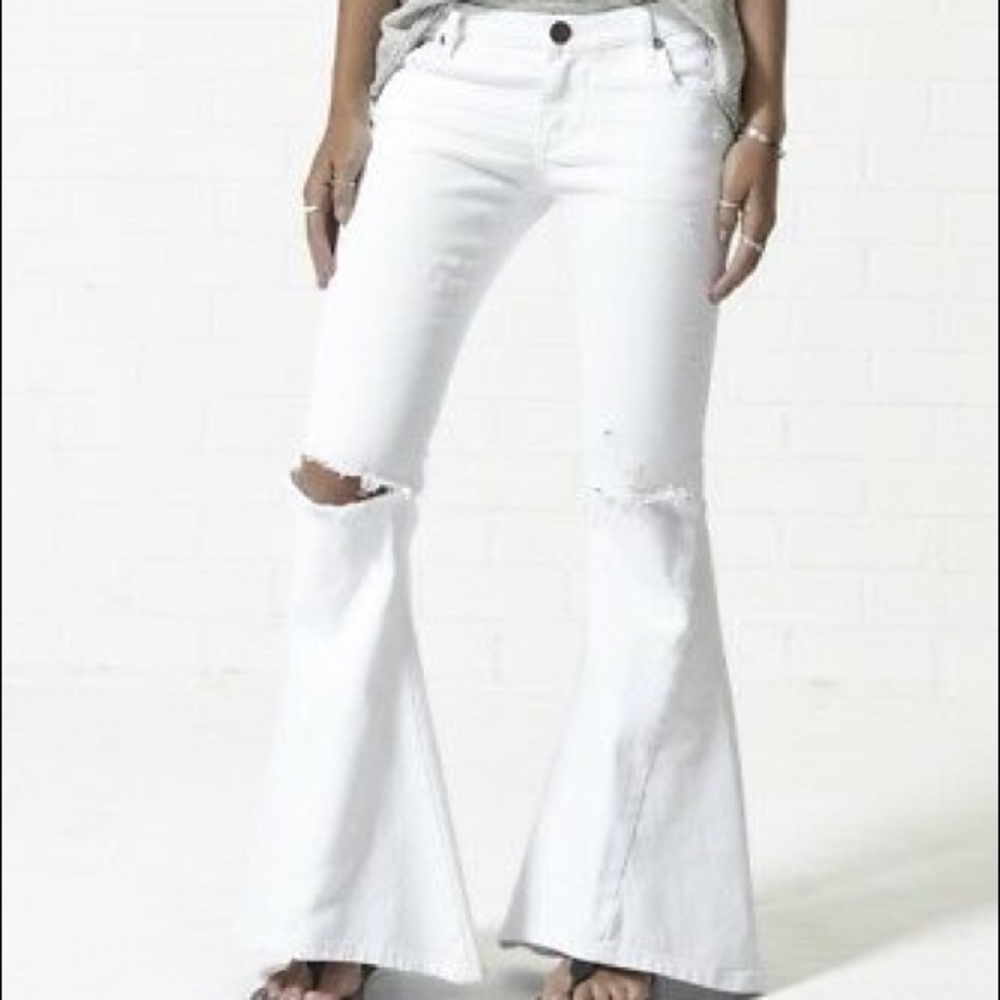 LUXE WHITE MARINES LOW WAIST EXTREME FLARE JEAN